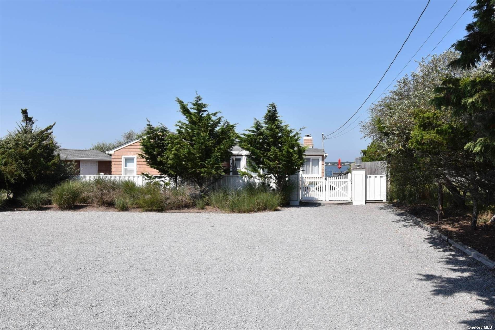 620 Dune RD, Westhampton, NY 11977