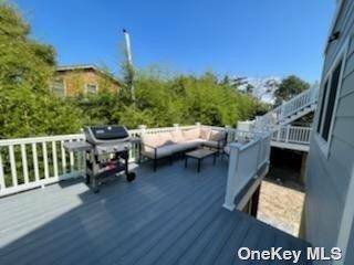 572 Bayberry WALK, Ocean Beach, NY 11770