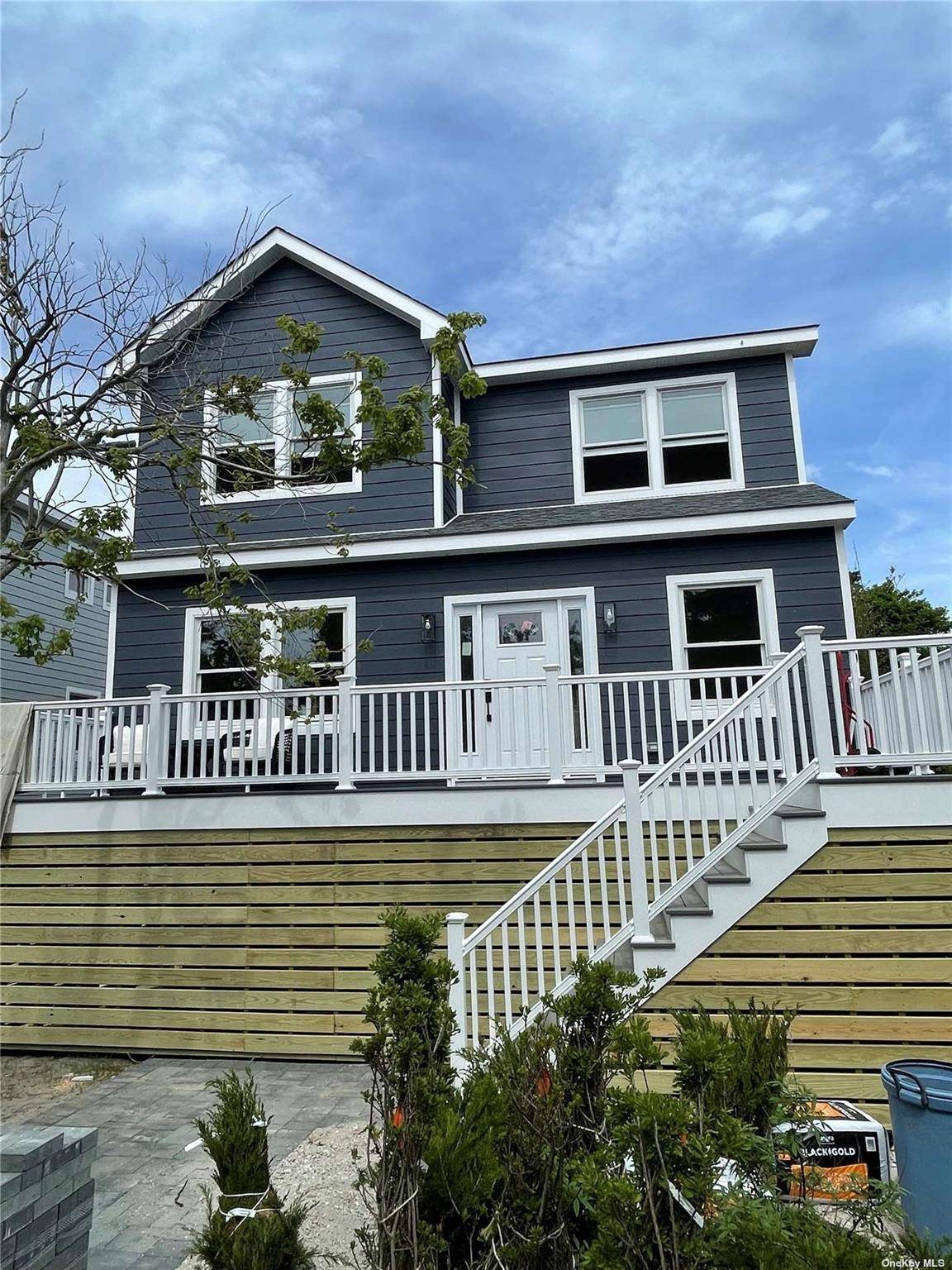 570 Bayberry WALK, Ocean Beach, NY 11770