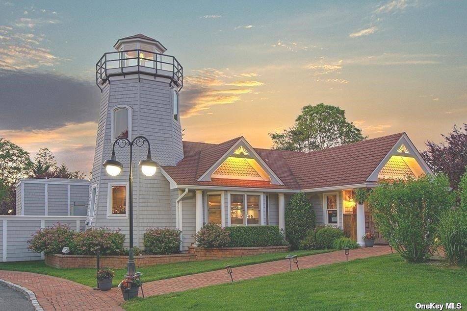 322 W Montauk, Hampton Bays, NY 11946