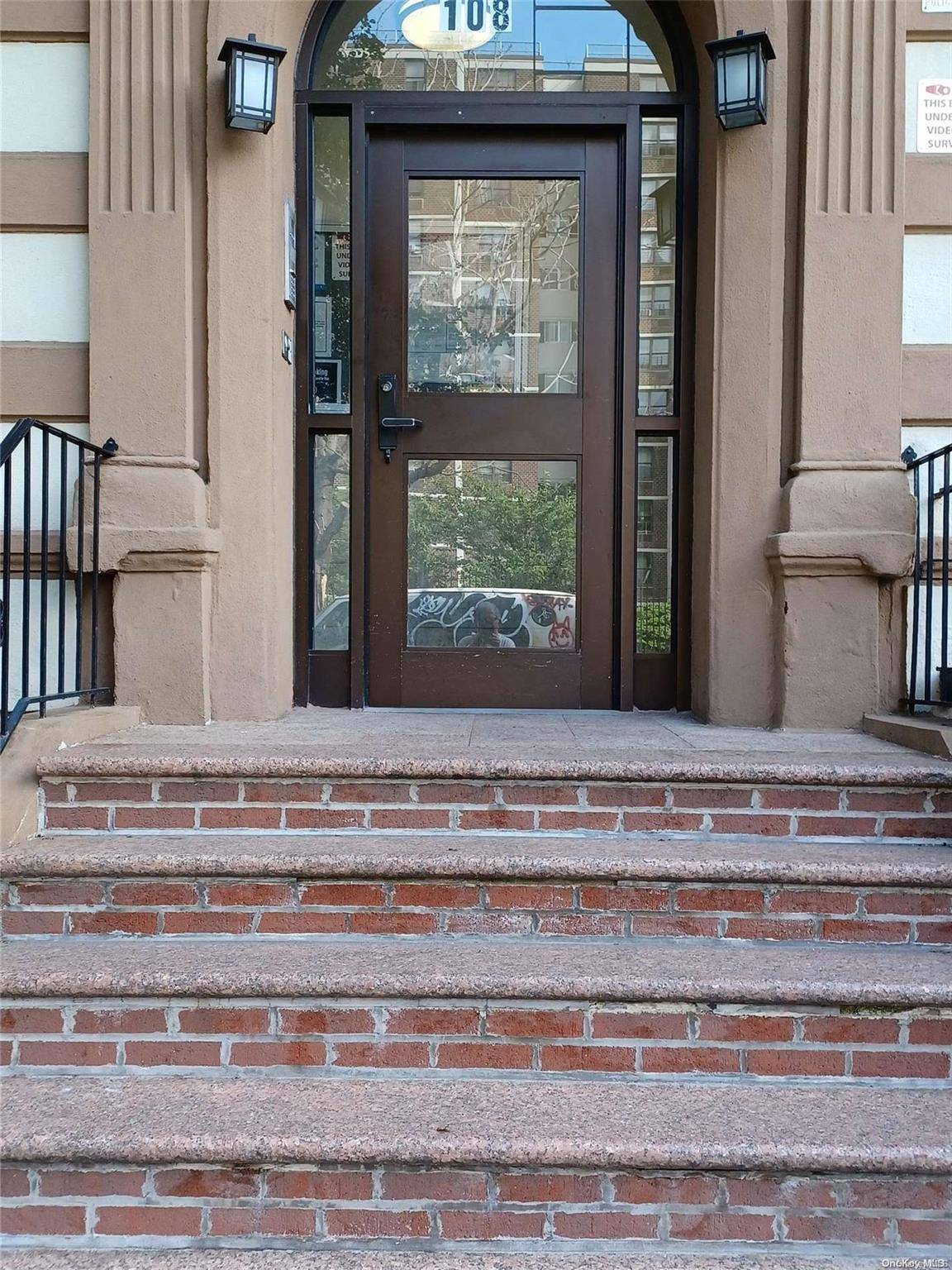 108 W 114th Street #2B, New York (manhattan), NY 10026