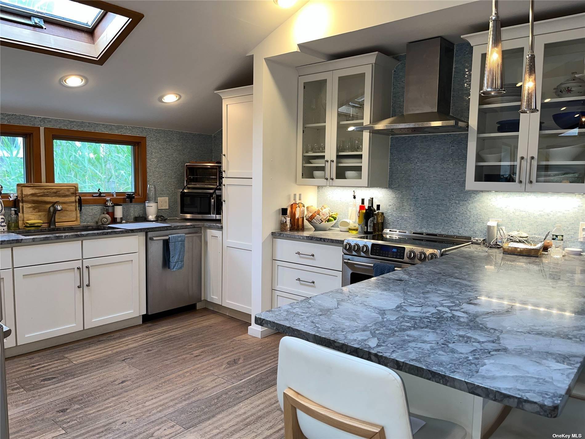 197 Cottage WALK, Ocean Beach, NY 11770