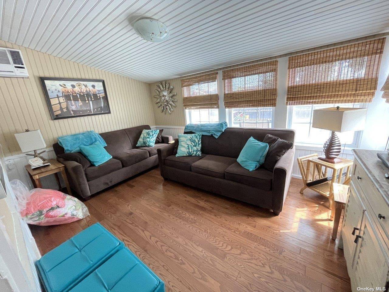 462 Dehnhoff WALK, Ocean Beach, NY 11770