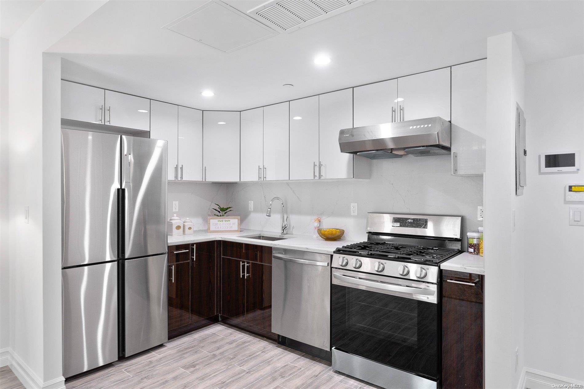 65-18 Austin ST #2J, Rego Park, NY 11374