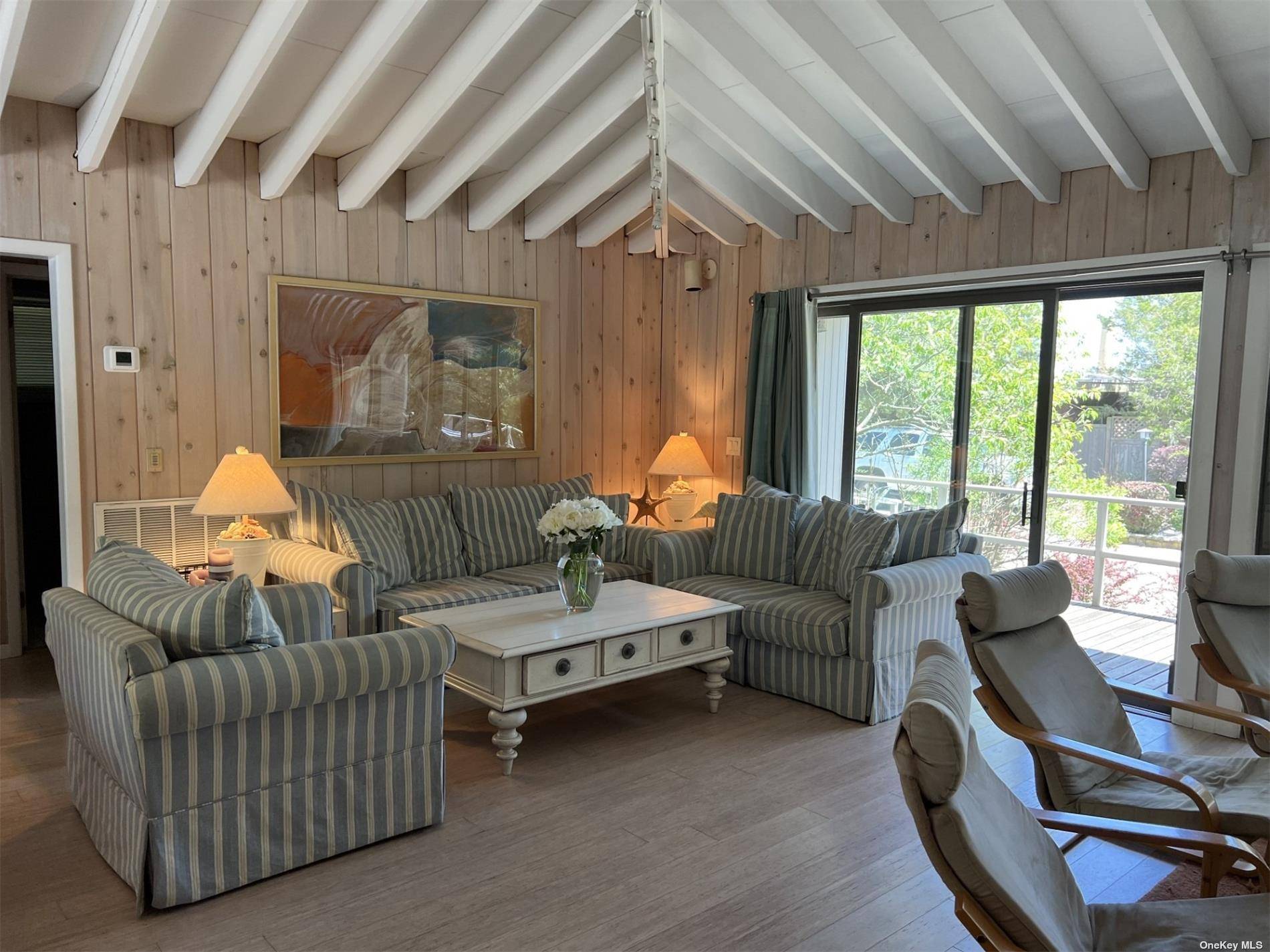 37 Kelp WALK, Seaview, NY 11770