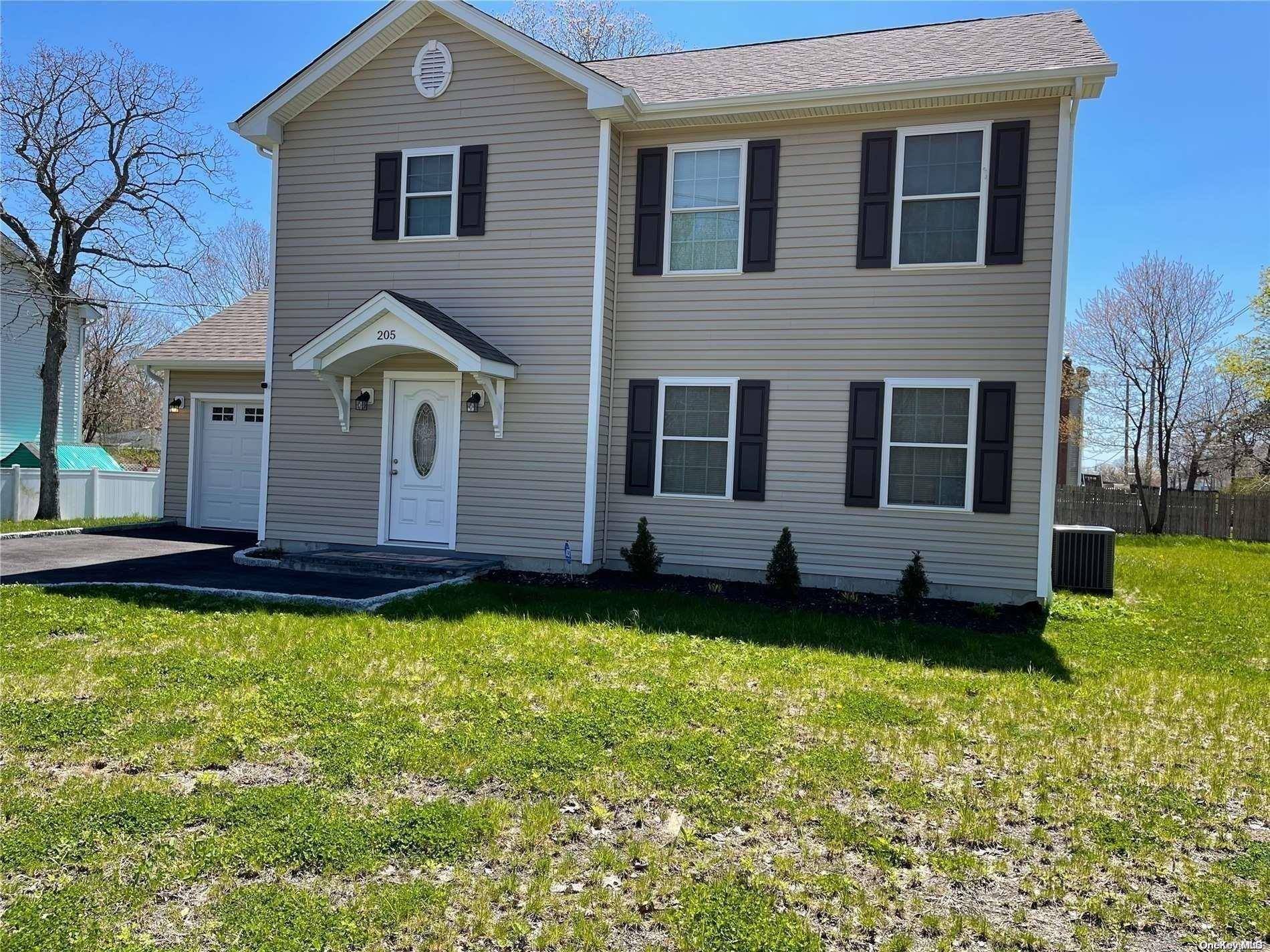 205 William Floyd Pk, Shirley, NY 11967