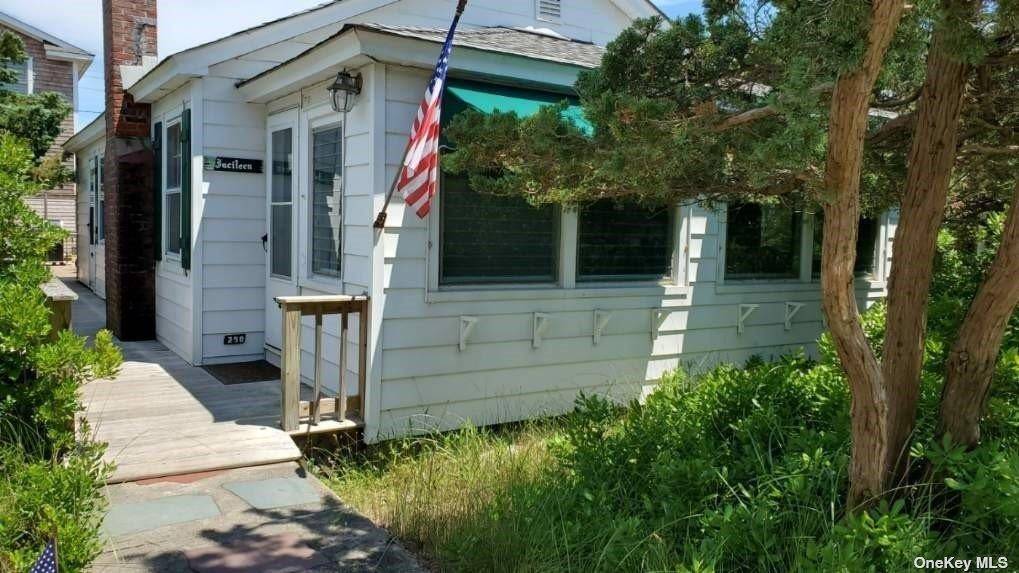 250 Cottage WALK, Ocean Beach, NY 11770