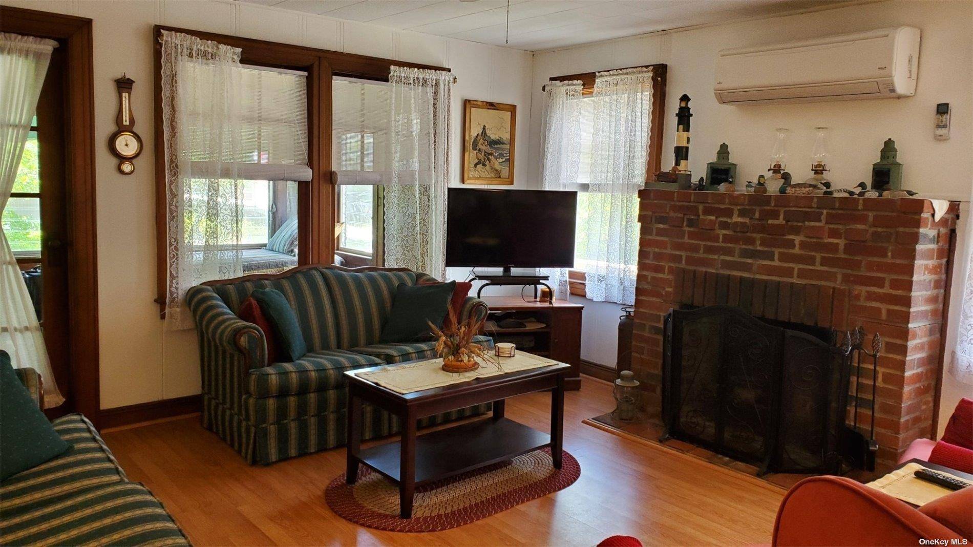 250 Cottage WALK, Ocean Beach, NY 11770