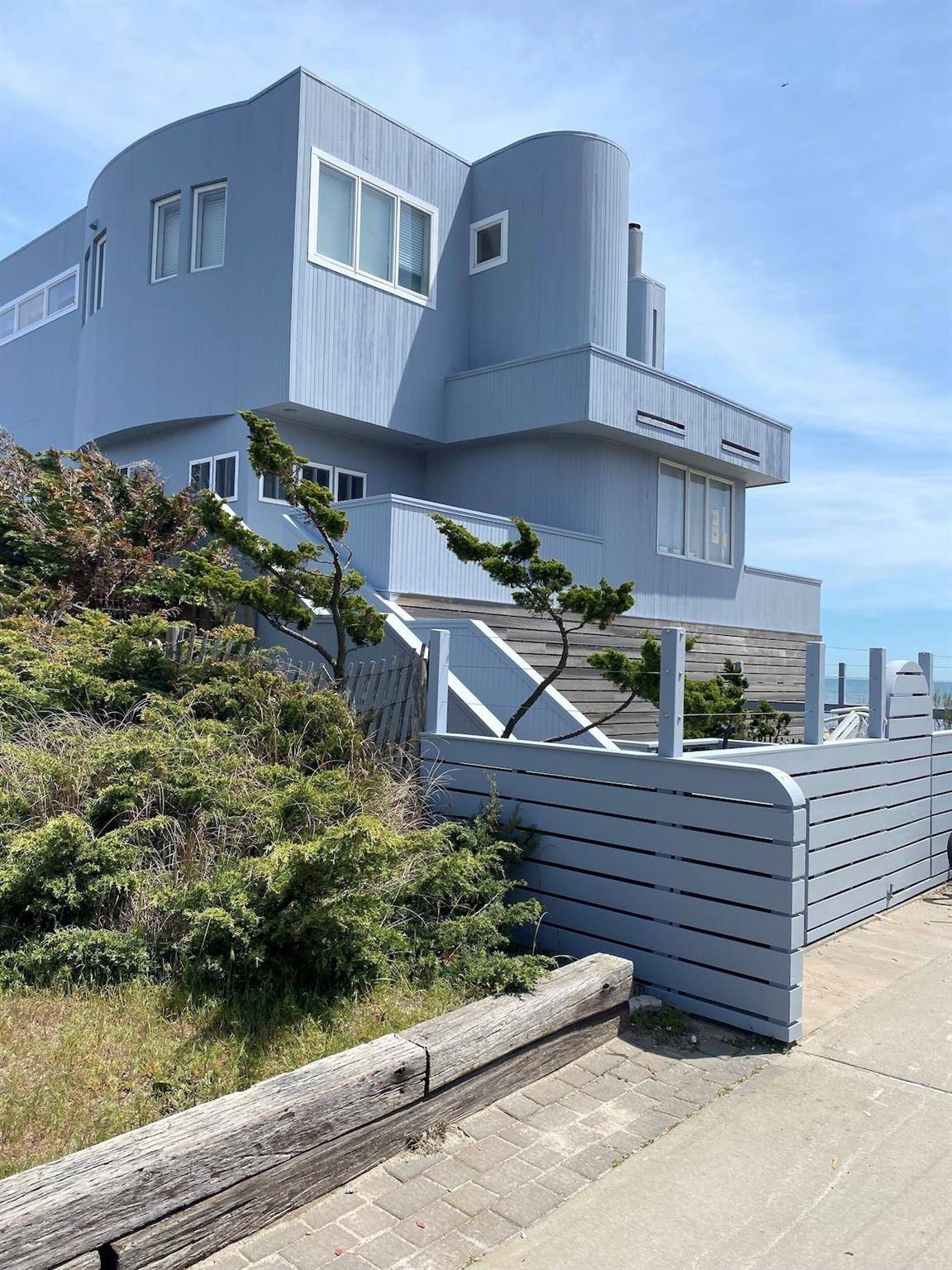 240 Wilmot RD, Ocean Beach, NY 11770