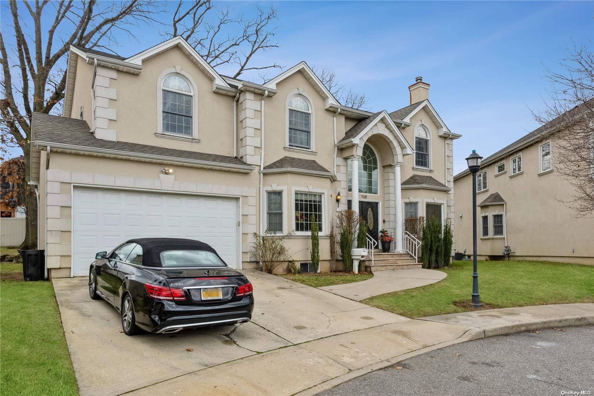 968 Bowe RD, Valley Stream, NY 11580