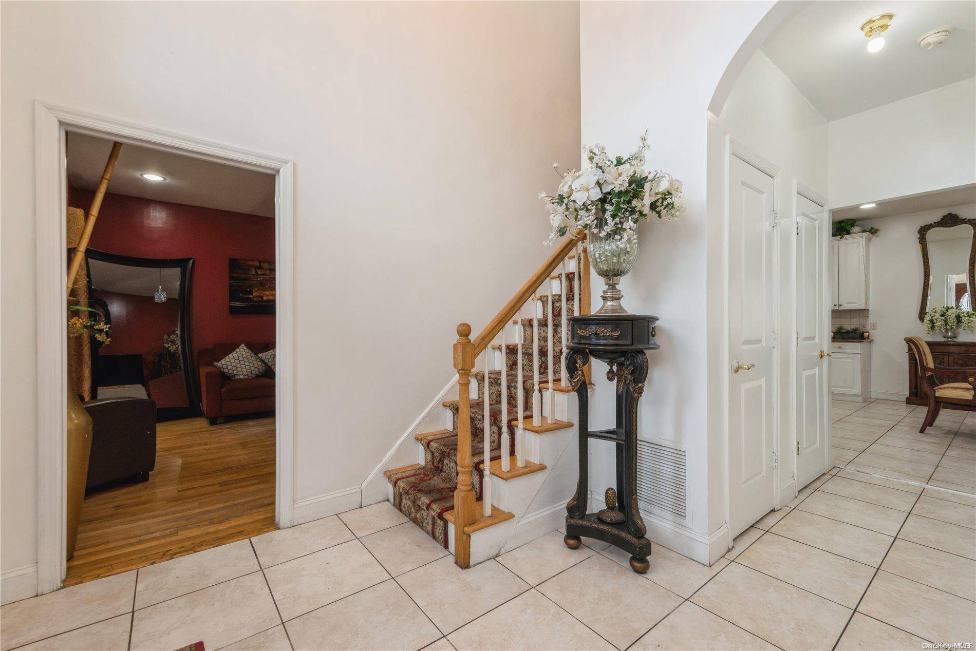 968 Bowe RD, Valley Stream, NY 11580