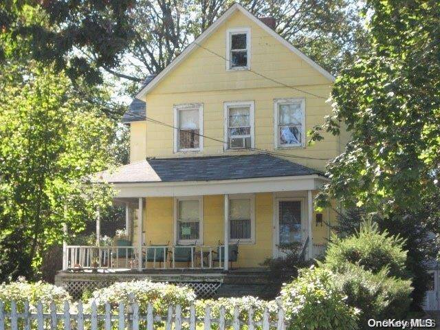 88 Steamboat RD, Great Neck, NY 11024