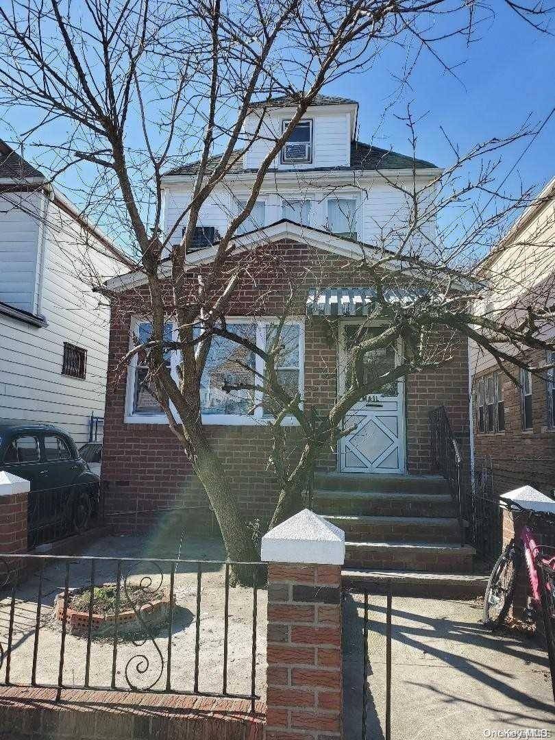 24-24 Gillmore ST, Flushing, NY 11369