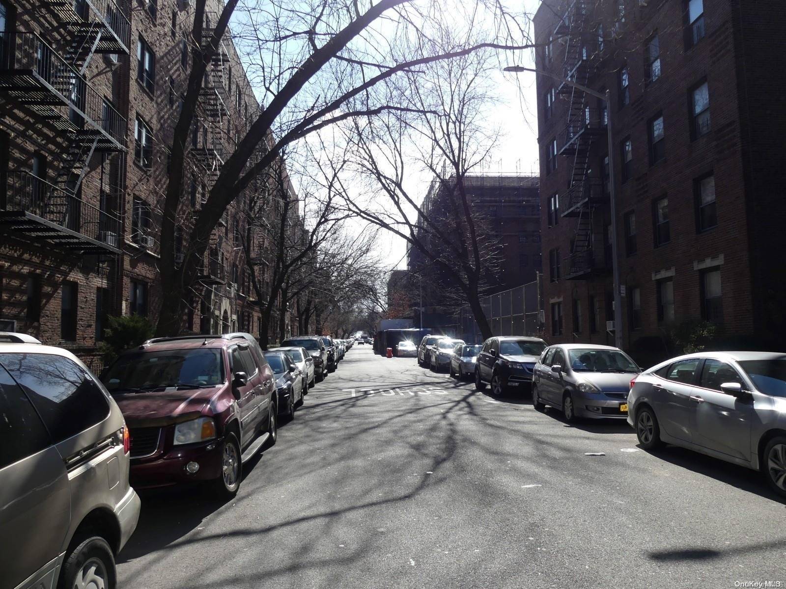 41-12 41 ST #2J, Sunnyside, NY 11104