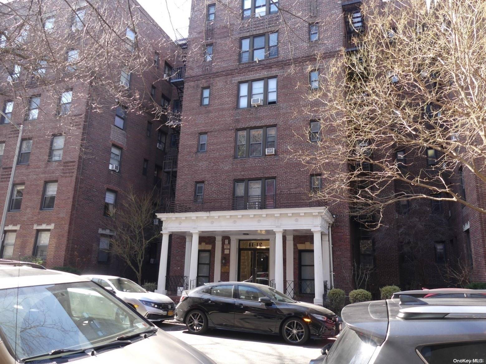 41-12 41 ST #2J, Sunnyside, NY 11104