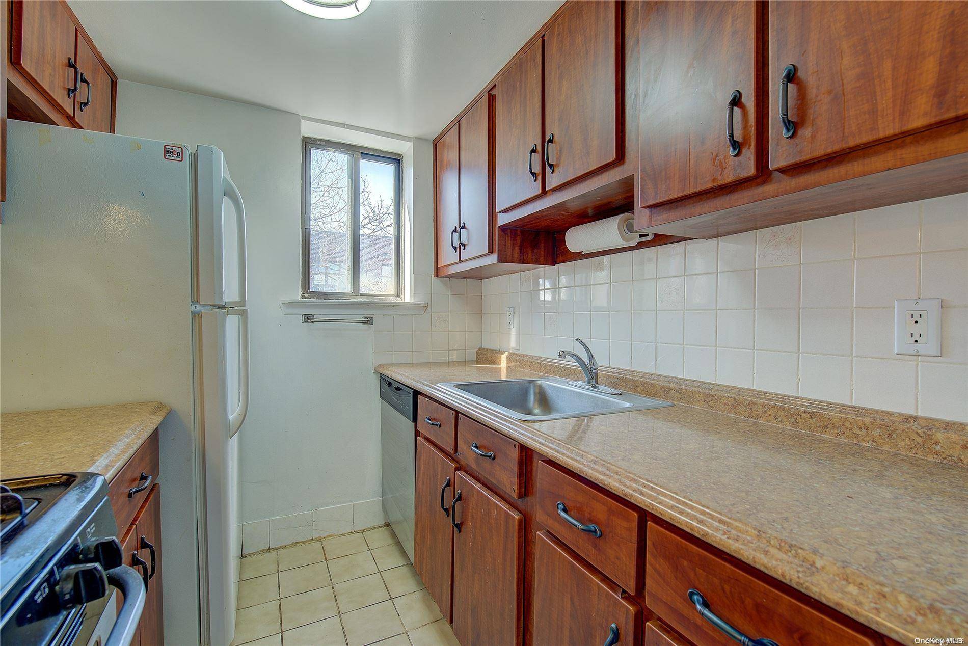 180-16 Wexford TER #5D, Jamaica Estates, NY 11432