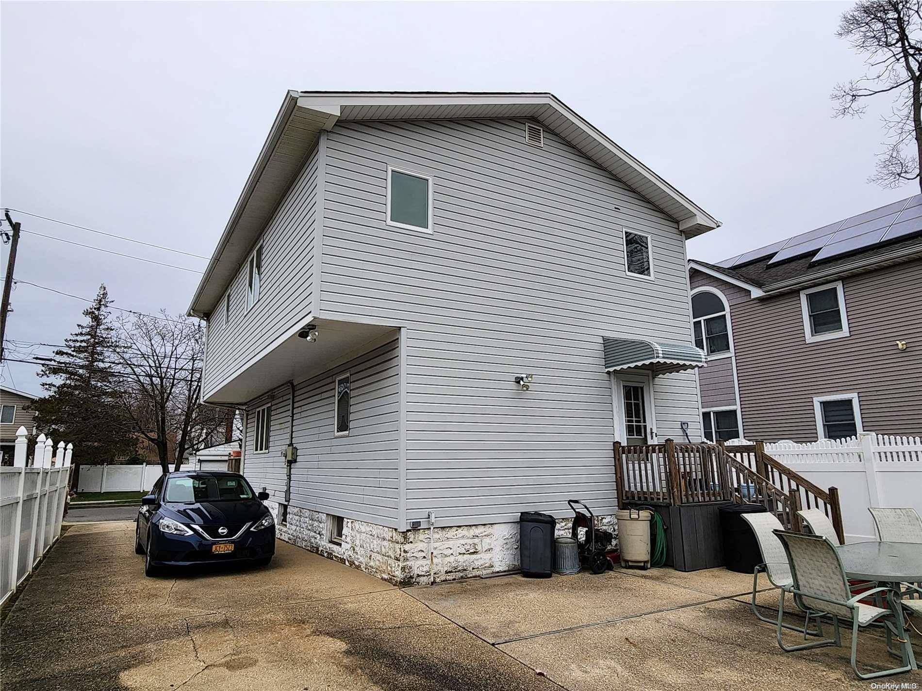 647 Jennings AVE, West Hempstead, NY 11552