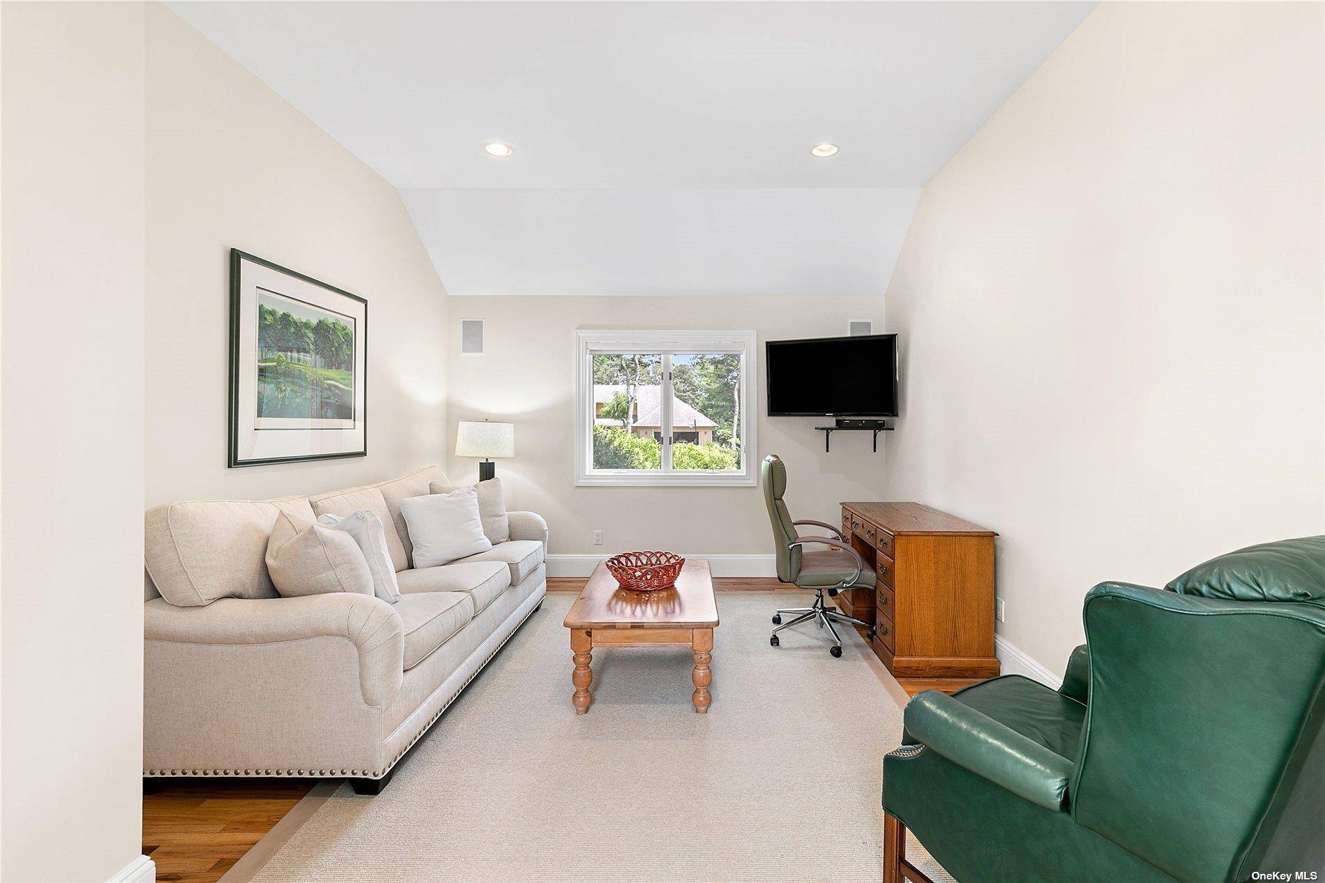 43 Bridle PATH, Westhampton Beach, NY 11978