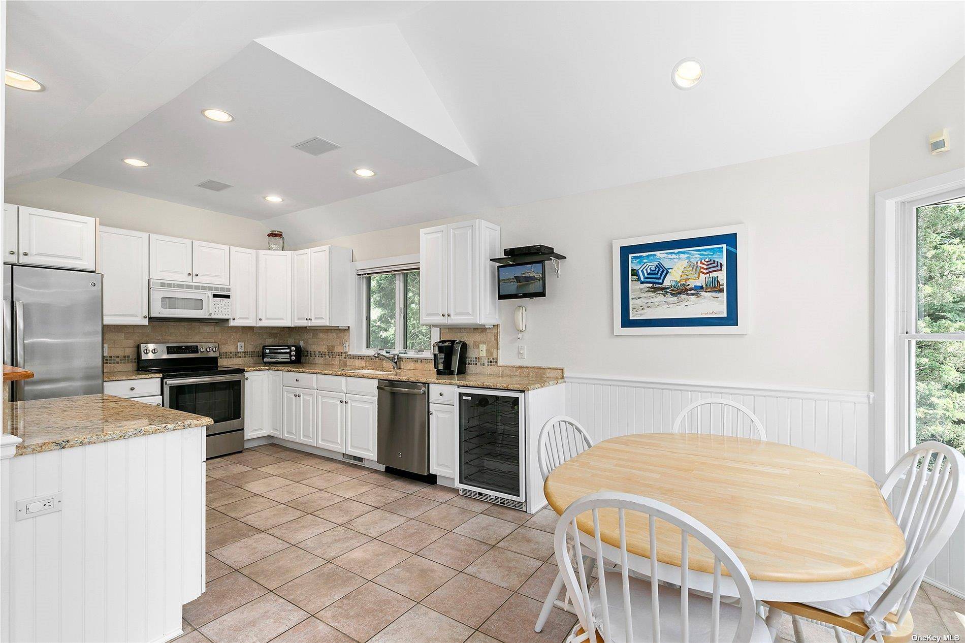 43 Bridle PATH, Westhampton Beach, NY 11978