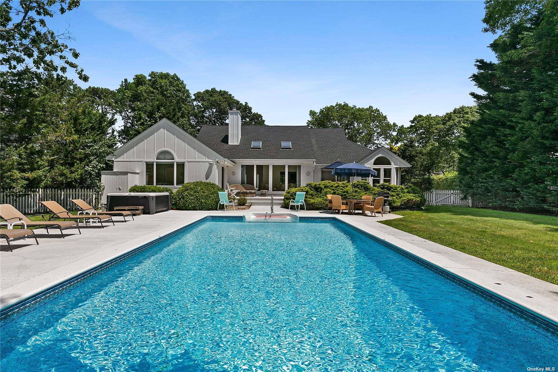 43 Bridle PATH, Westhampton Beach, NY 11978