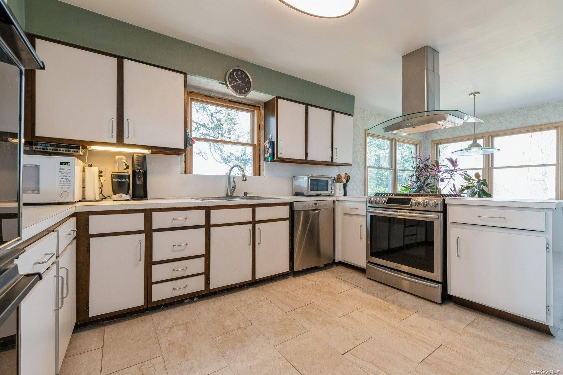 Address not disclosed, East Marion, NY 11939