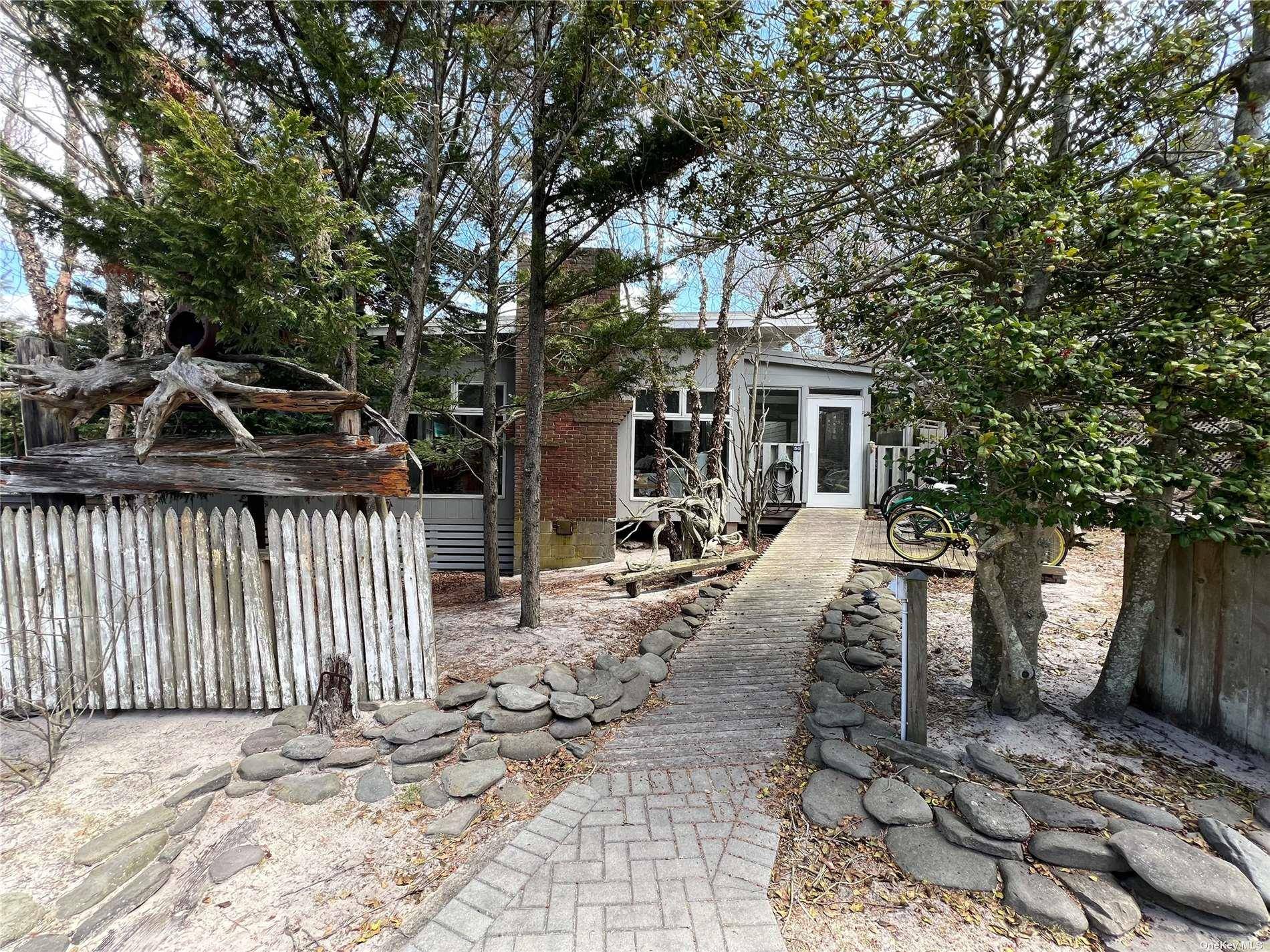 50 Homesite WALK, Seaview, NY 11770