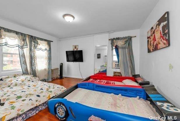 85-38 Homelawn ST, Jamaica Hills, NY 11432