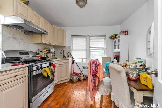 85-38 Homelawn ST, Jamaica Hills, NY 11432