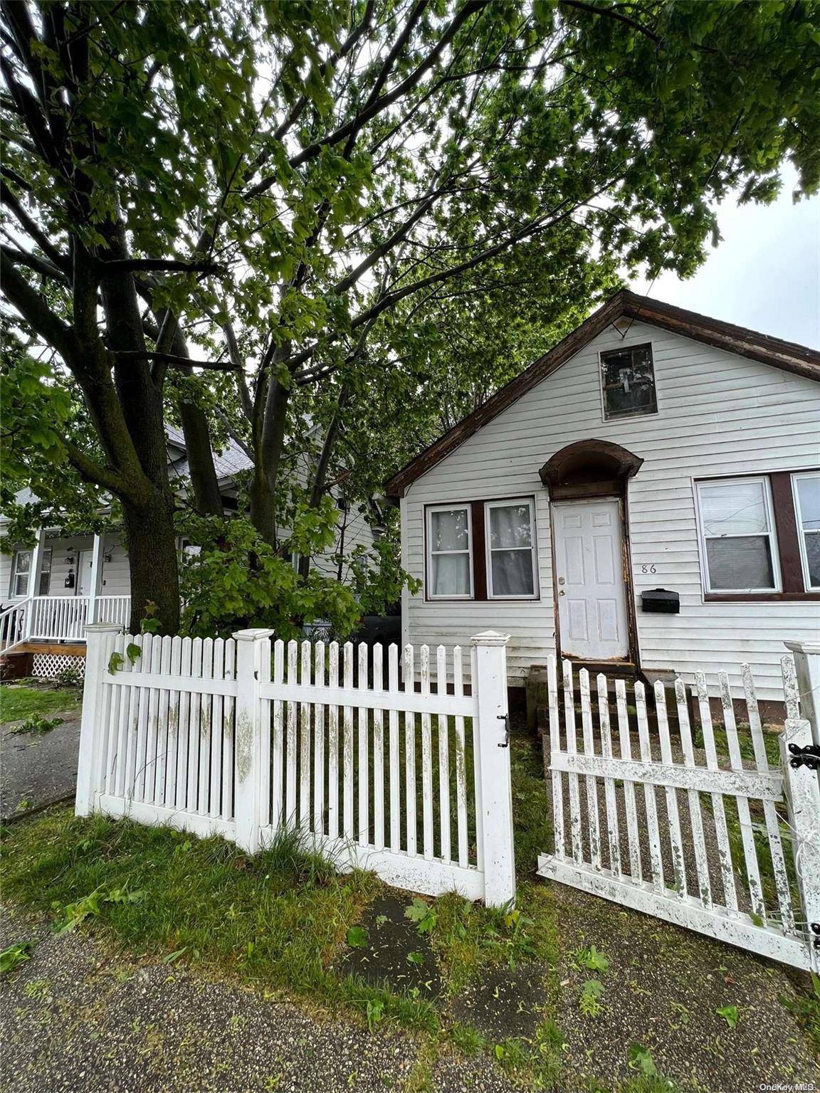 86 Linden AVE, Hempstead, NY 11550