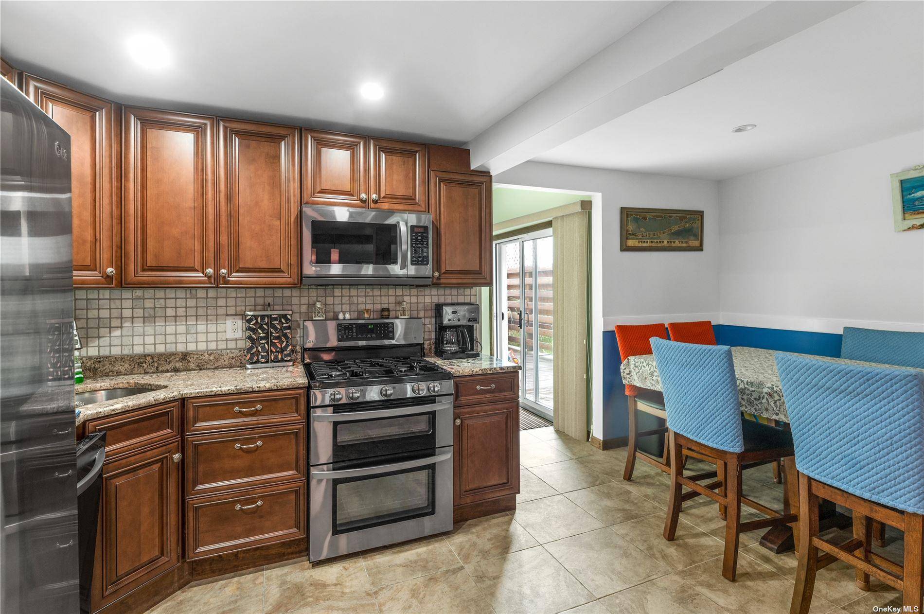 289 Cottage WALK, Ocean Beach, NY 11770