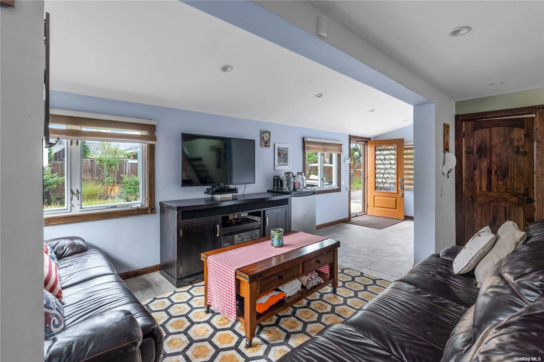289 Cottage WALK, Ocean Beach, NY 11770