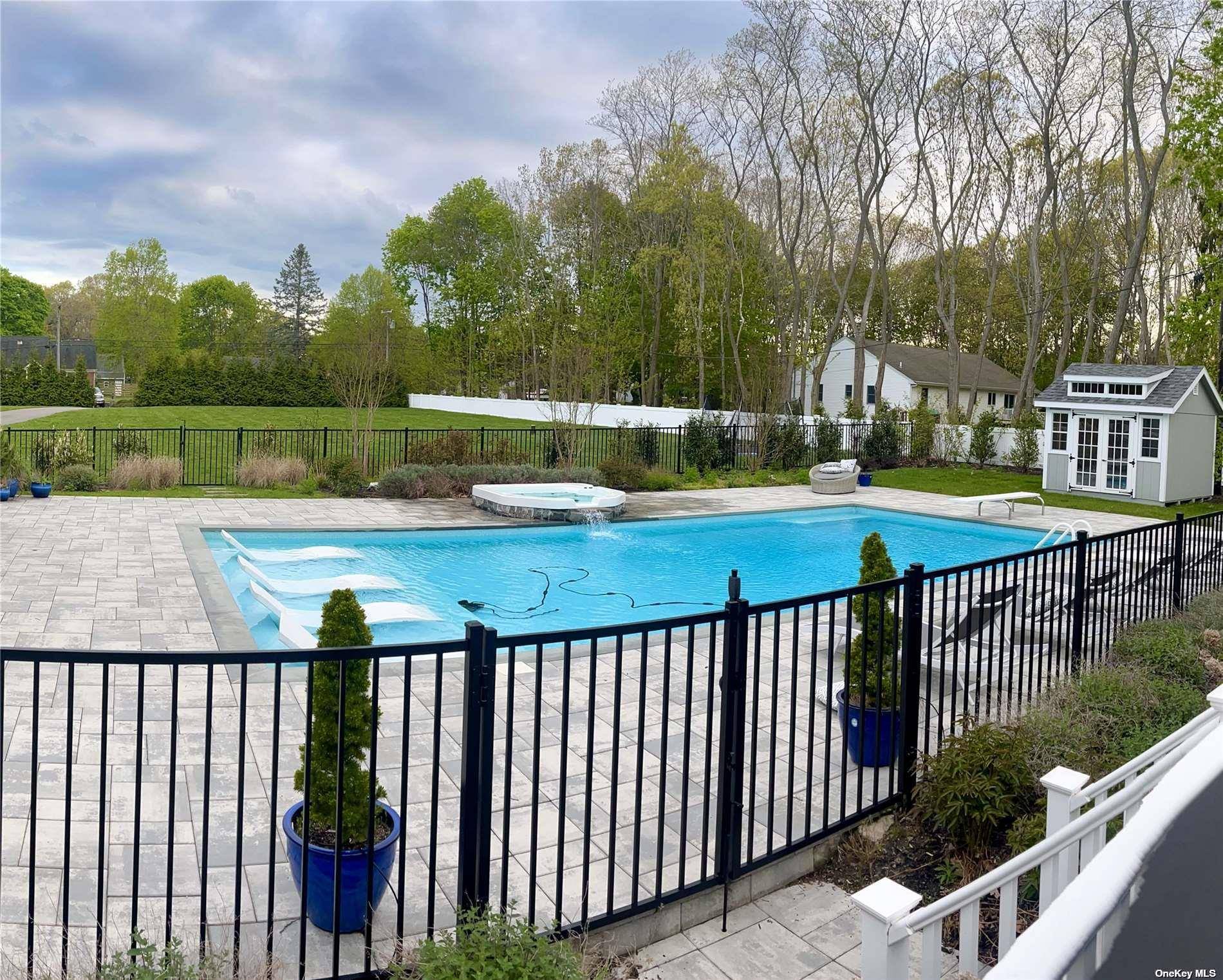 3655 Pequash AVE, Cutchogue, NY 11935