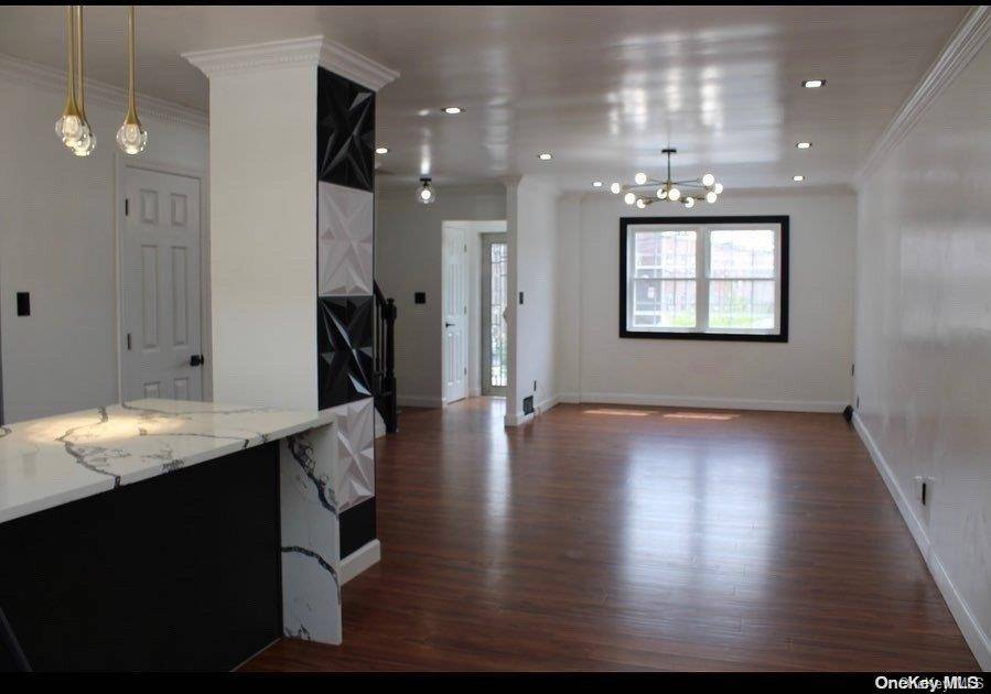 184-15 Henderson AVE, Hollis, NY 11423