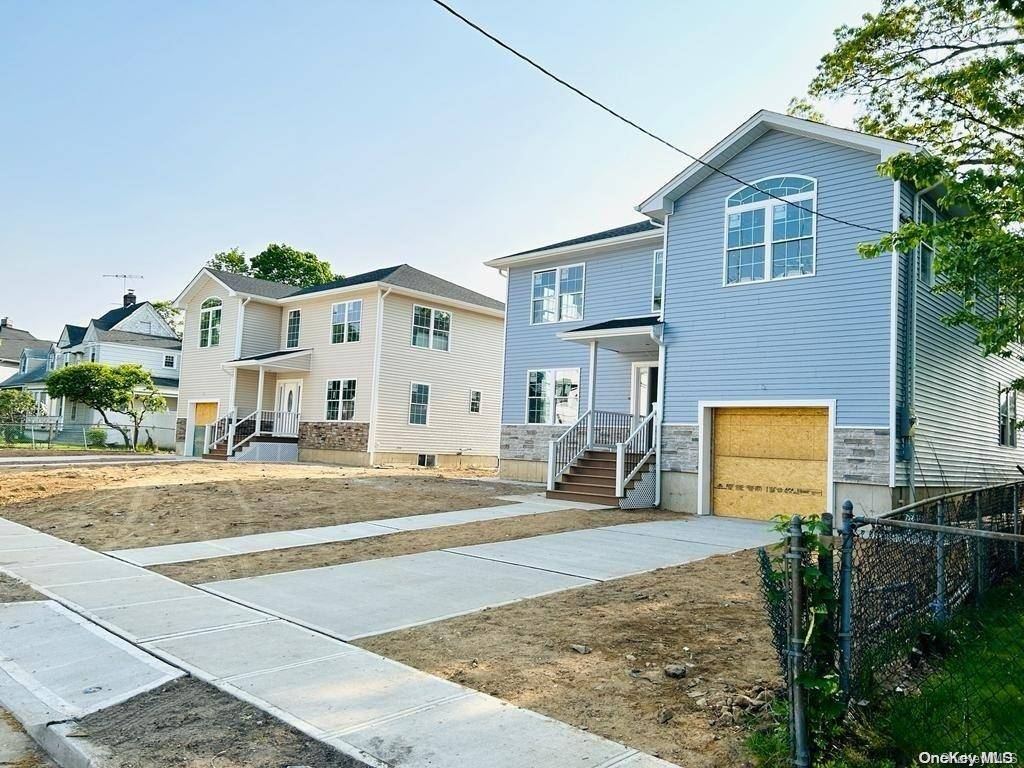 96 N Columbus AVE, Freeport, NY 11520