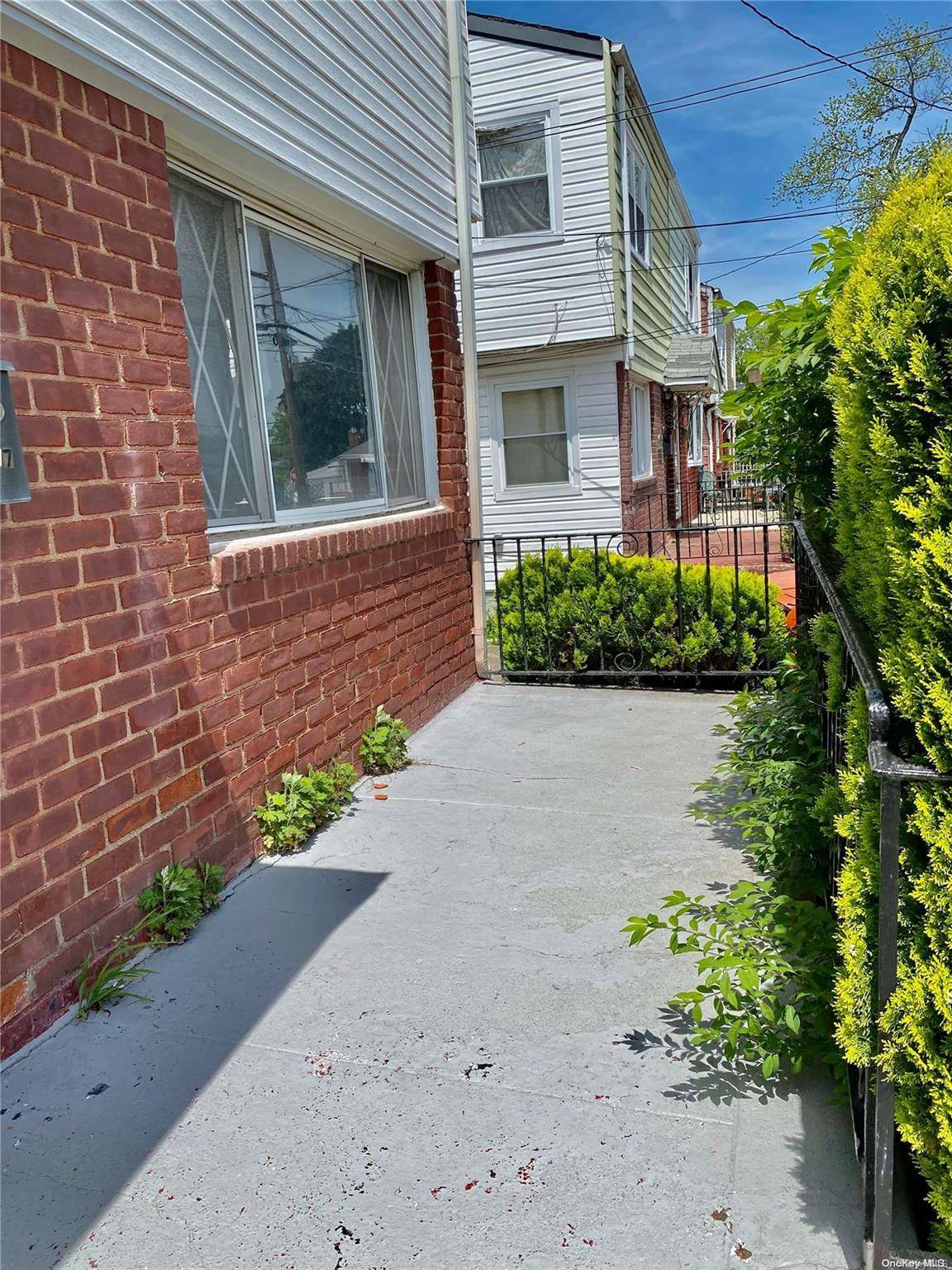 179-47 Zoller RD, Jamaica, NY 11434