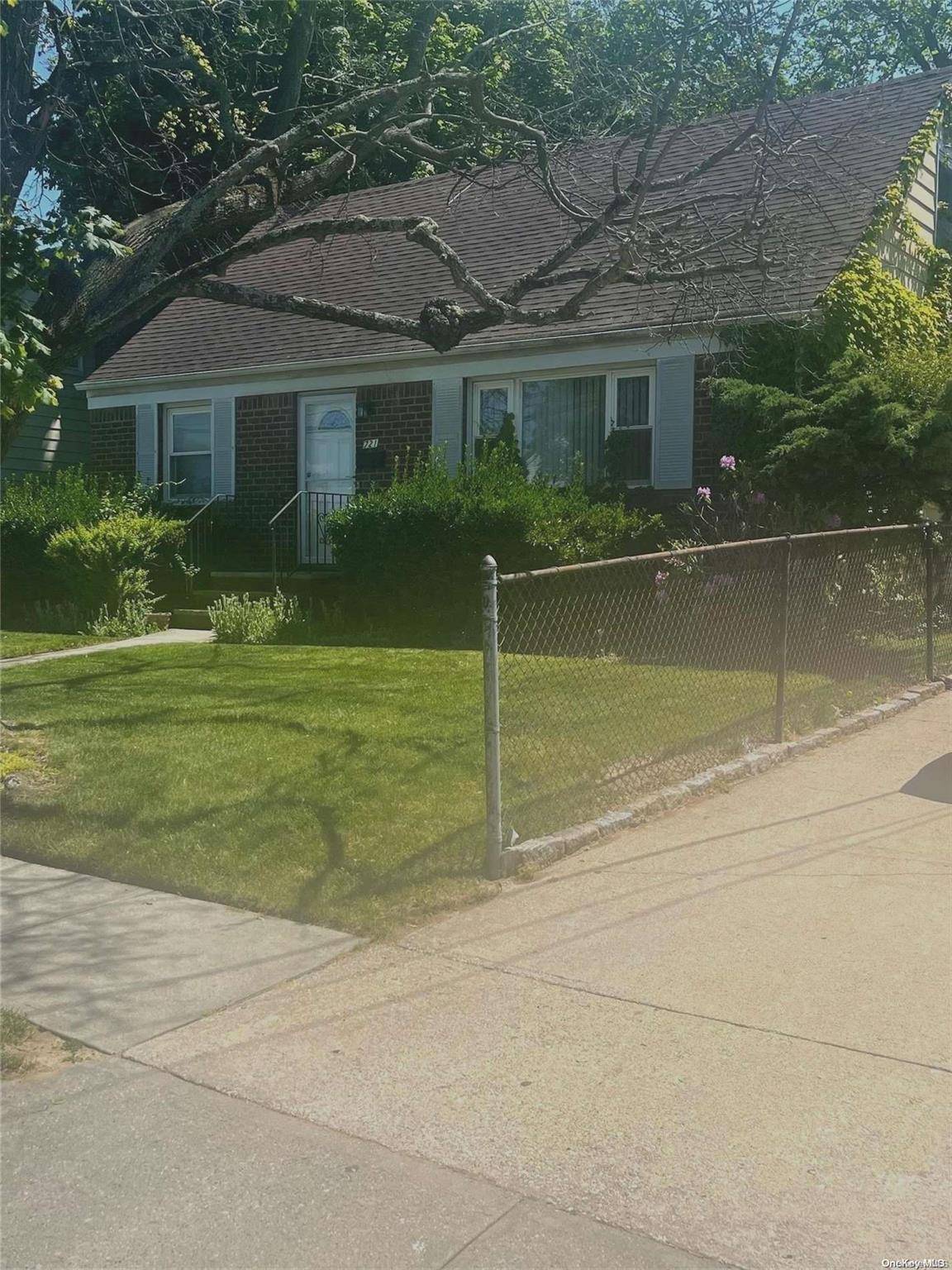 721 Martin DR, Uniondale, NY 11553