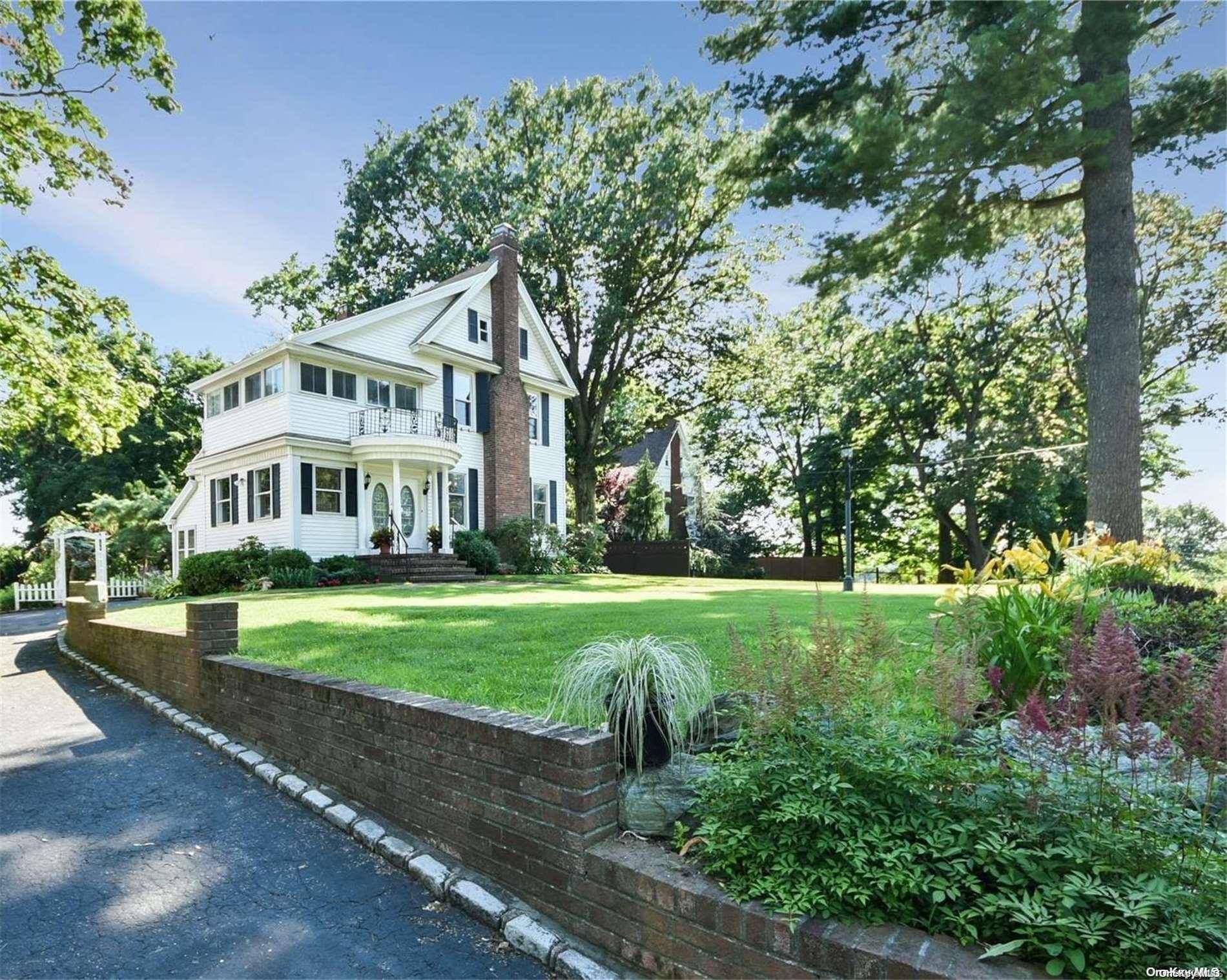 26 Cherry ST, Douglaston, NY 11363