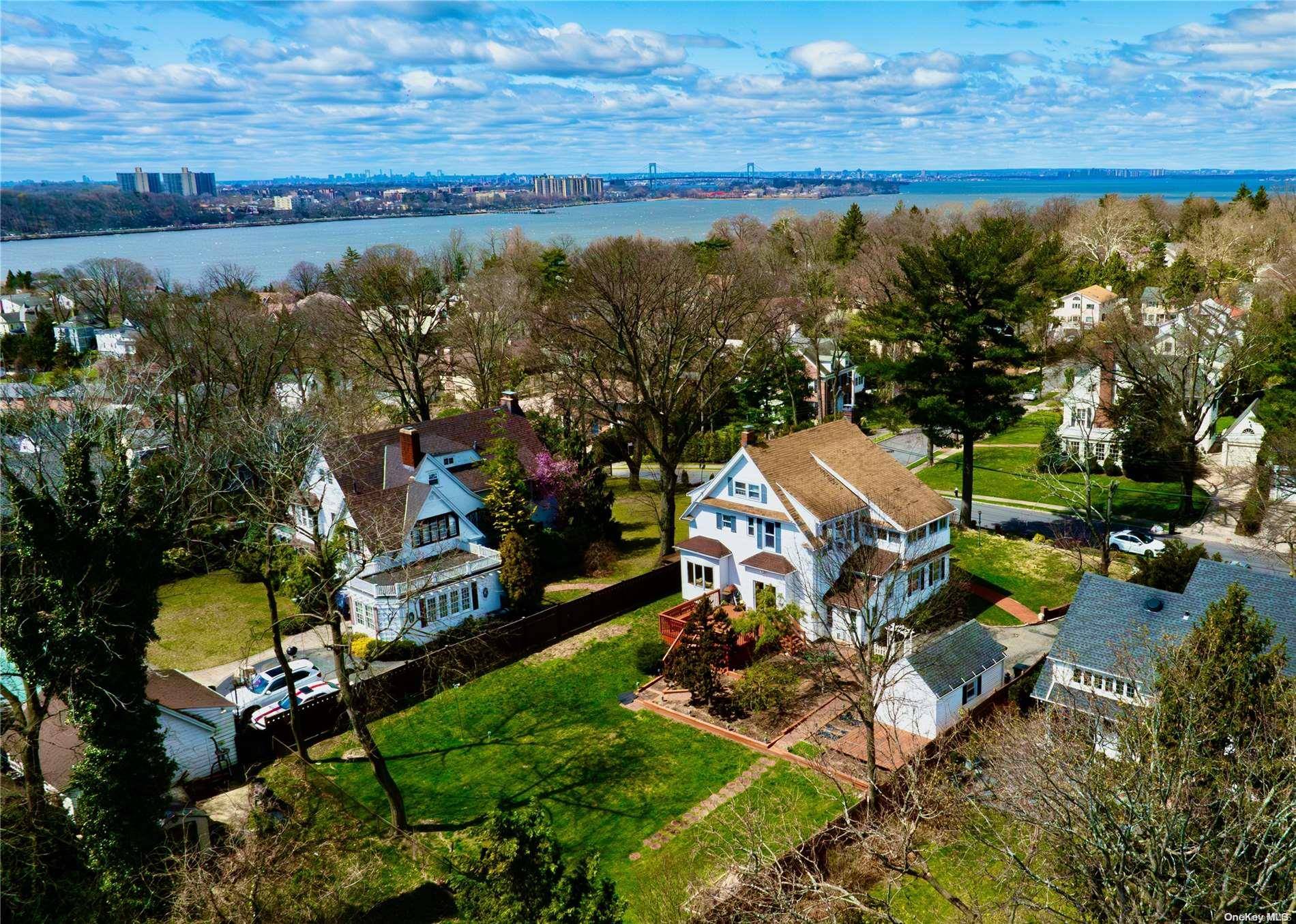 26 Cherry ST, Douglaston, NY 11363