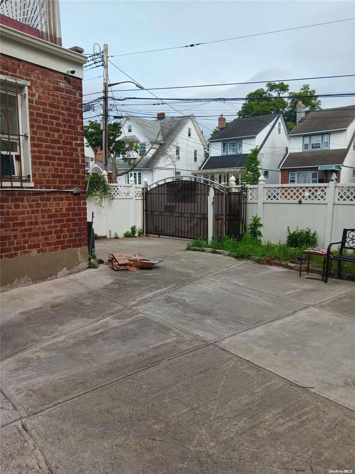 197-31 Carpenter AVE, Hollis, NY 11423