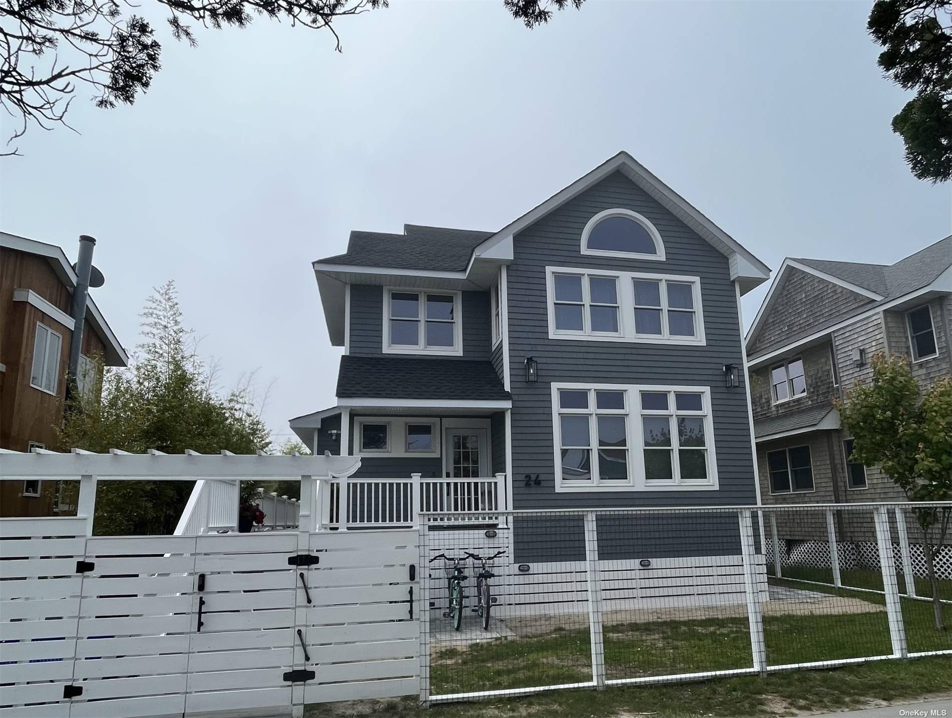 24 Bungalow WALK, Ocean Beach, NY 11770