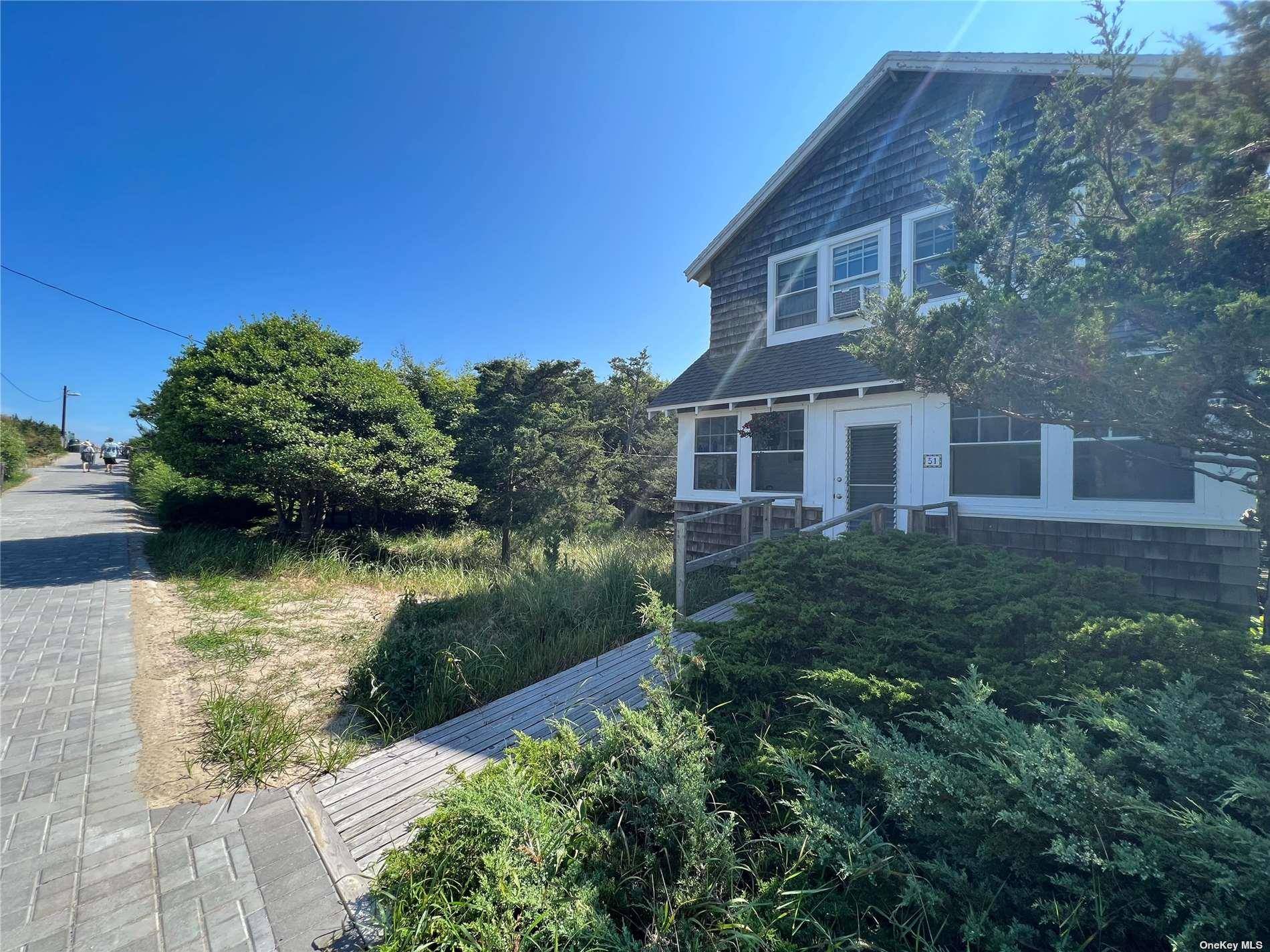 51 Beachwold AVE, Seaview, NY 11770
