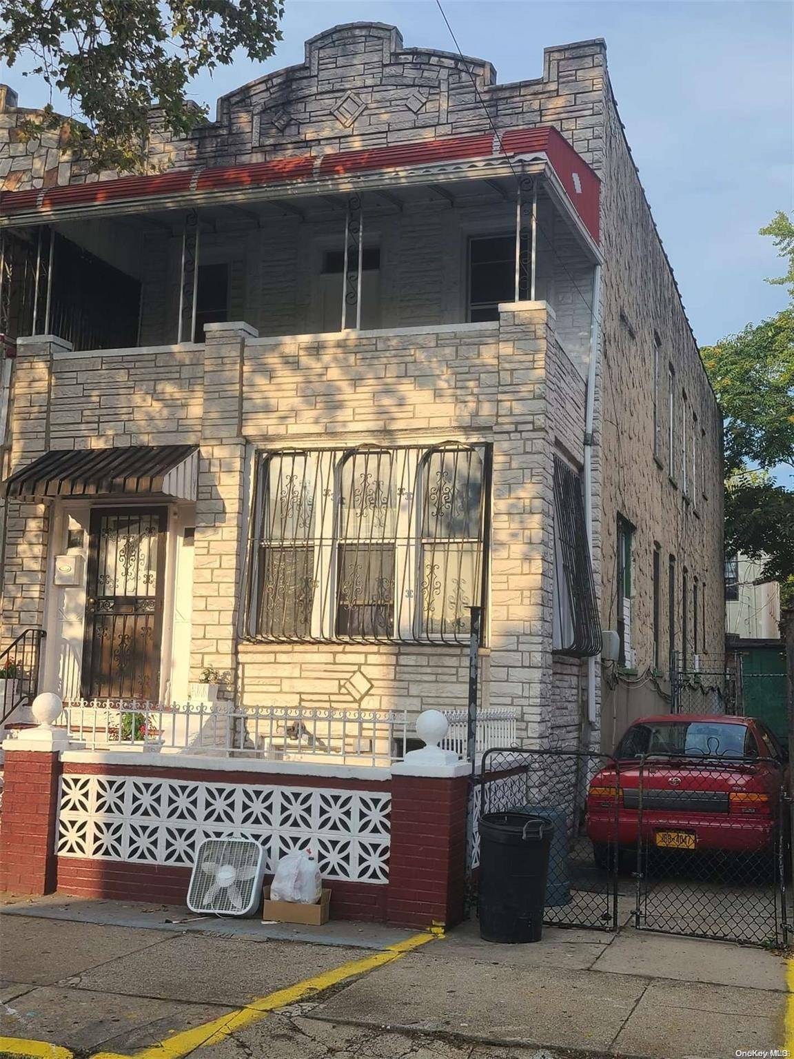 385 Amboy ST, Brooklyn, NY 11212