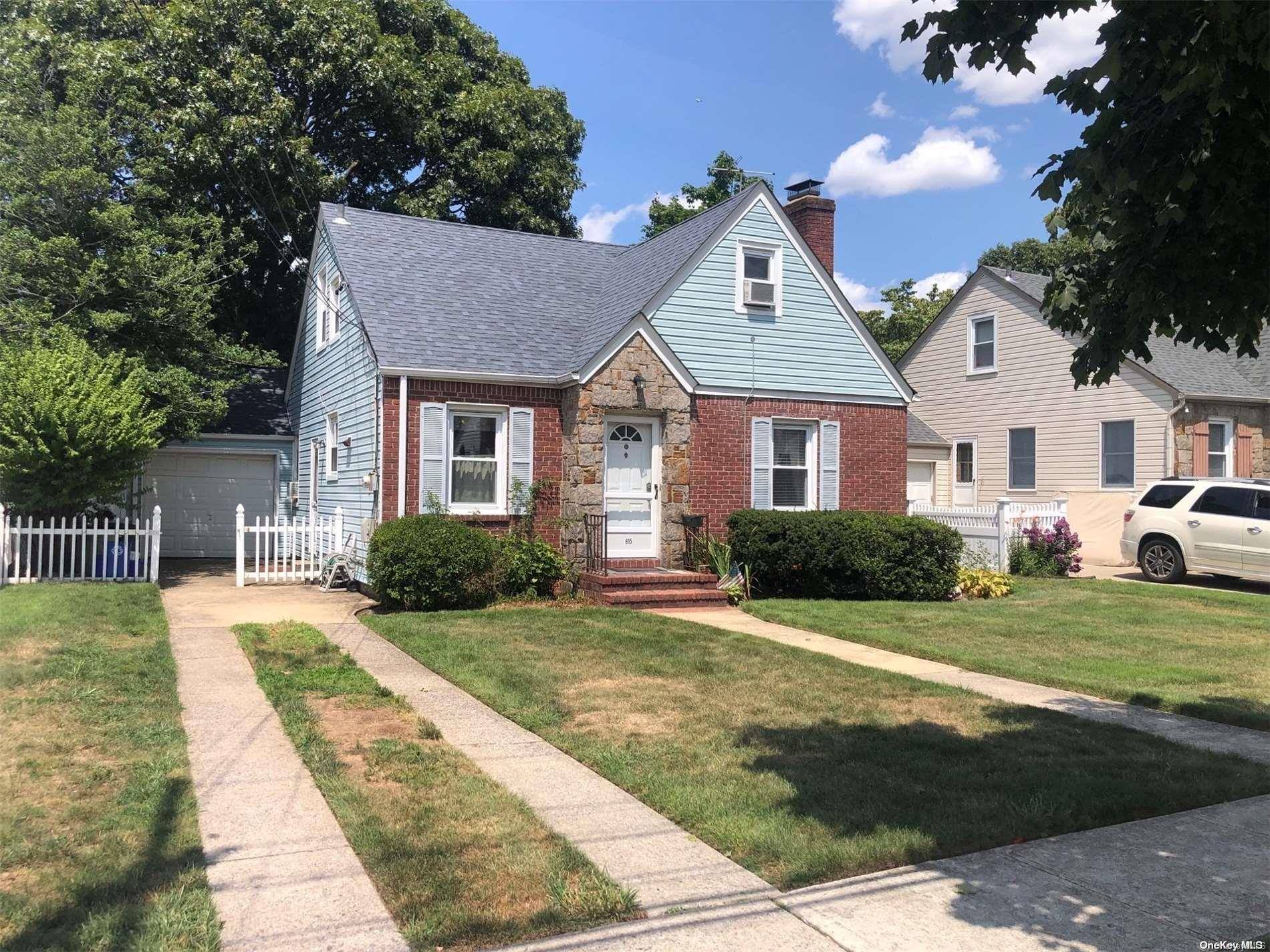 815 Grand Terrace AVE, North Baldwin, NY 11510