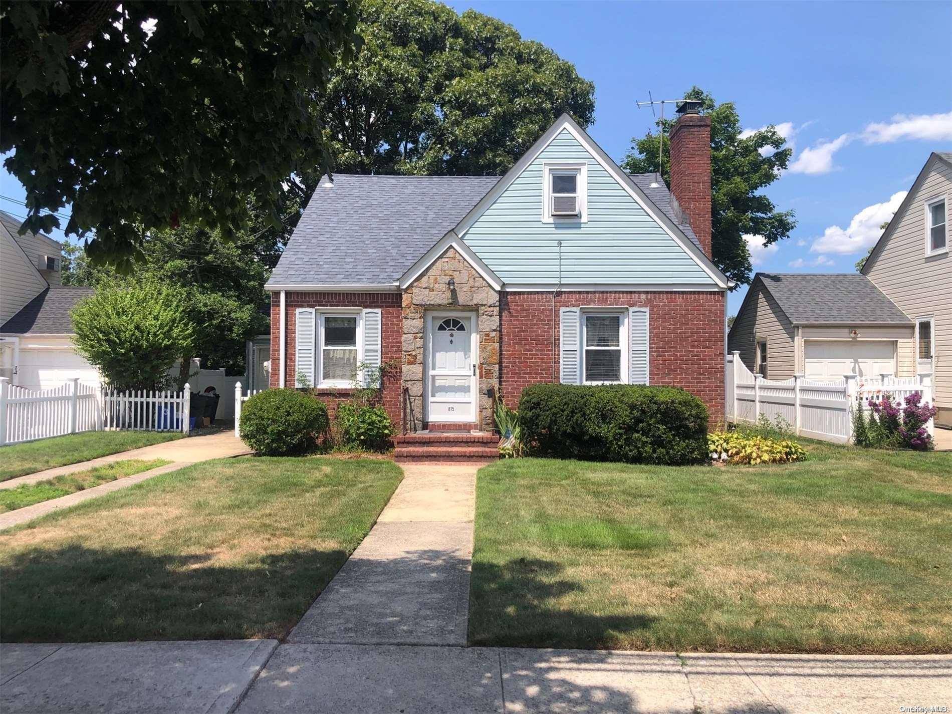 815 Grand Terrace AVE, North Baldwin, NY 11510