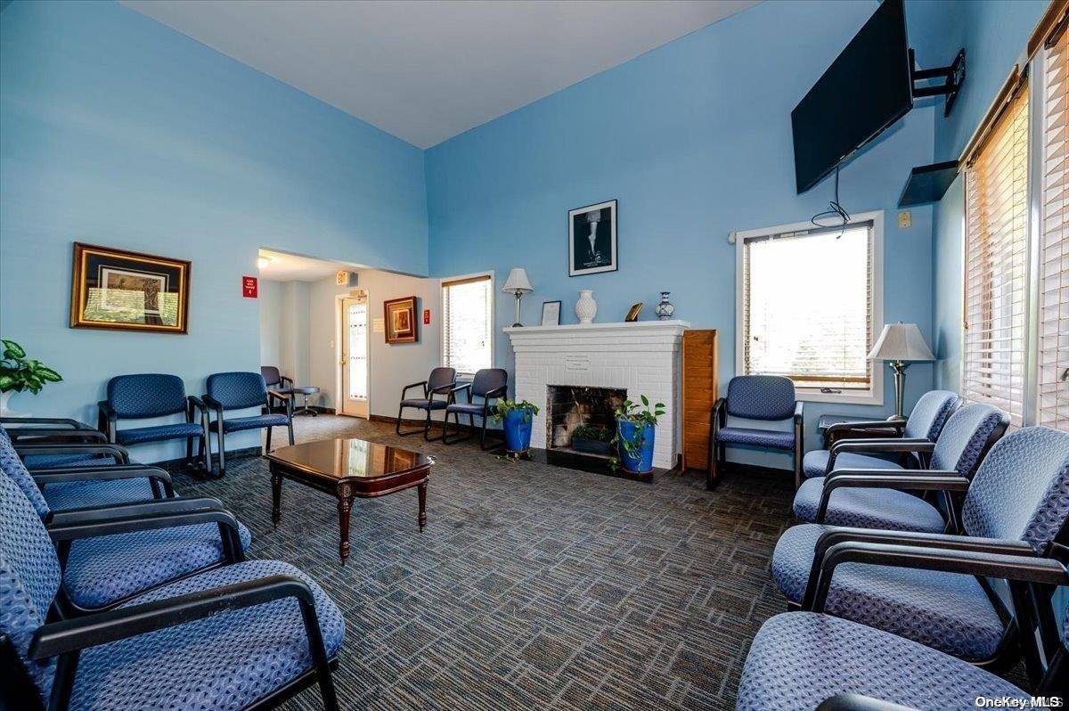 800 Montauk HWY, West Islip, NY 11795