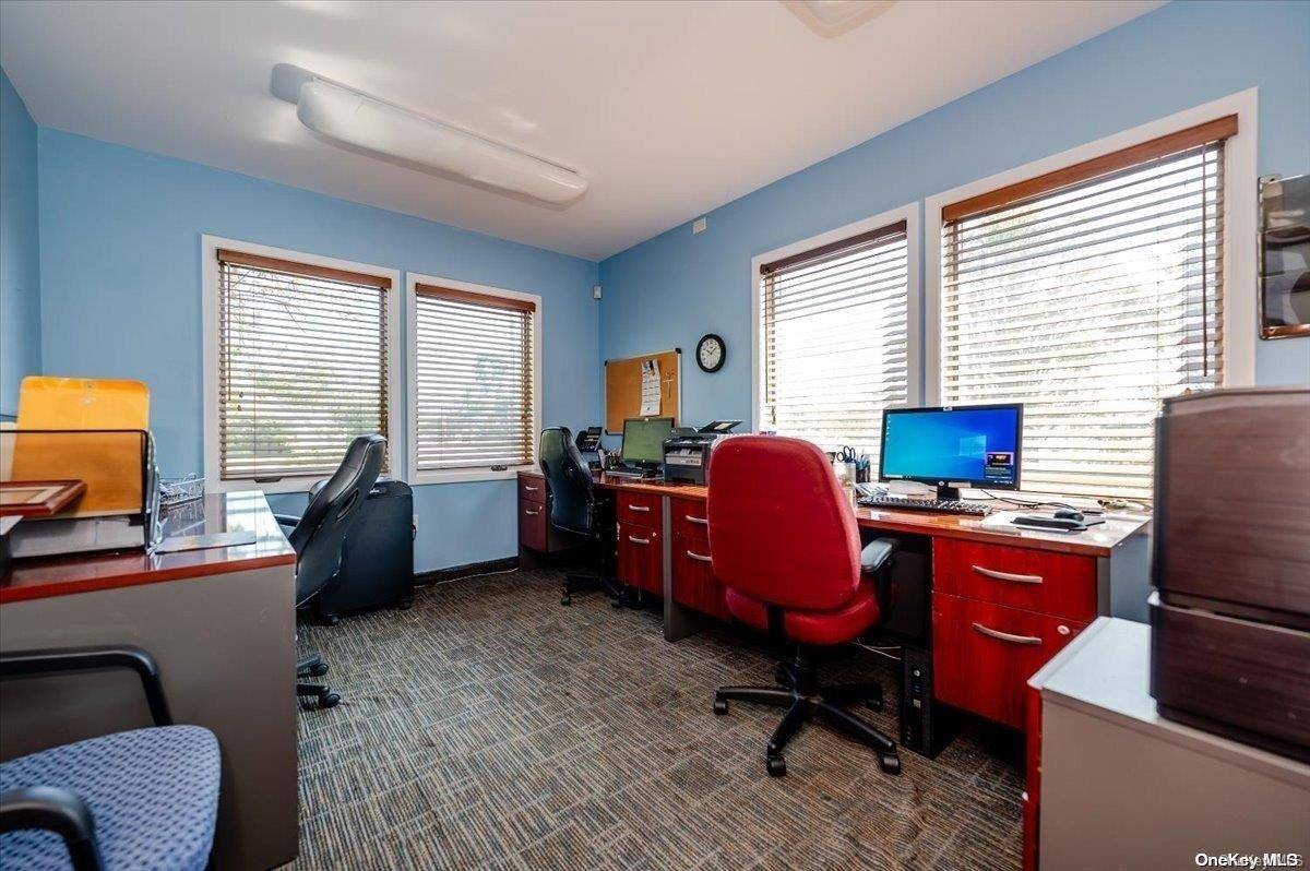 800 Montauk HWY, West Islip, NY 11795