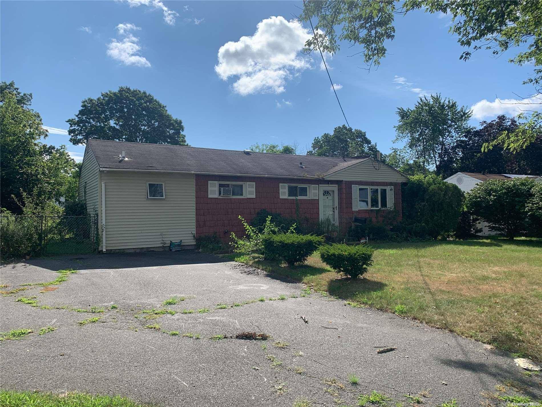 2617 Kane AVE, Medford, NY 11763
