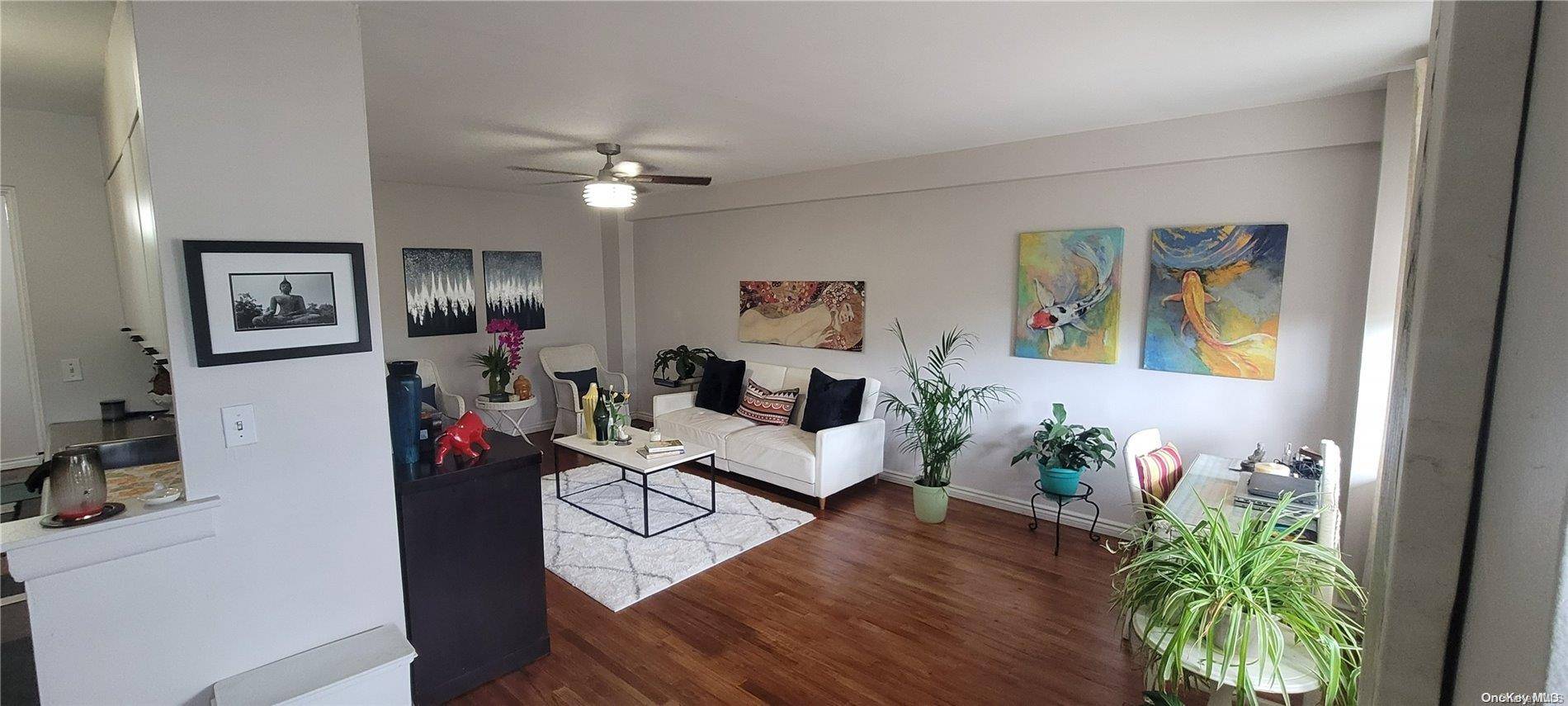 55 S Bergin PL #3F, Freeport, NY 11520