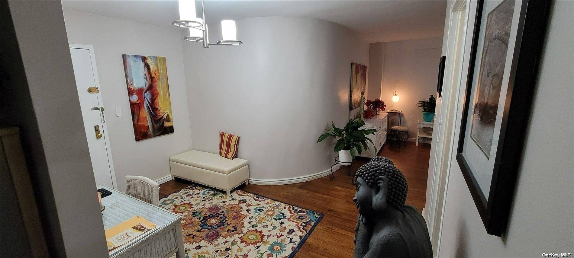 55 S Bergin PL #3F, Freeport, NY 11520