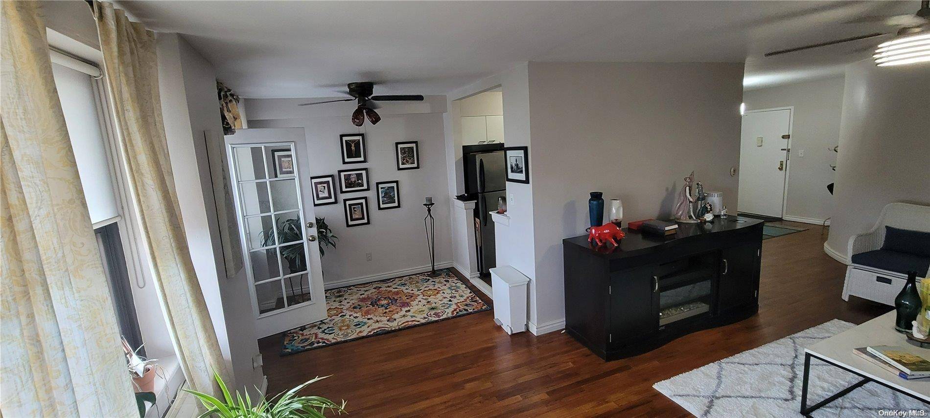 55 S Bergin PL #3F, Freeport, NY 11520